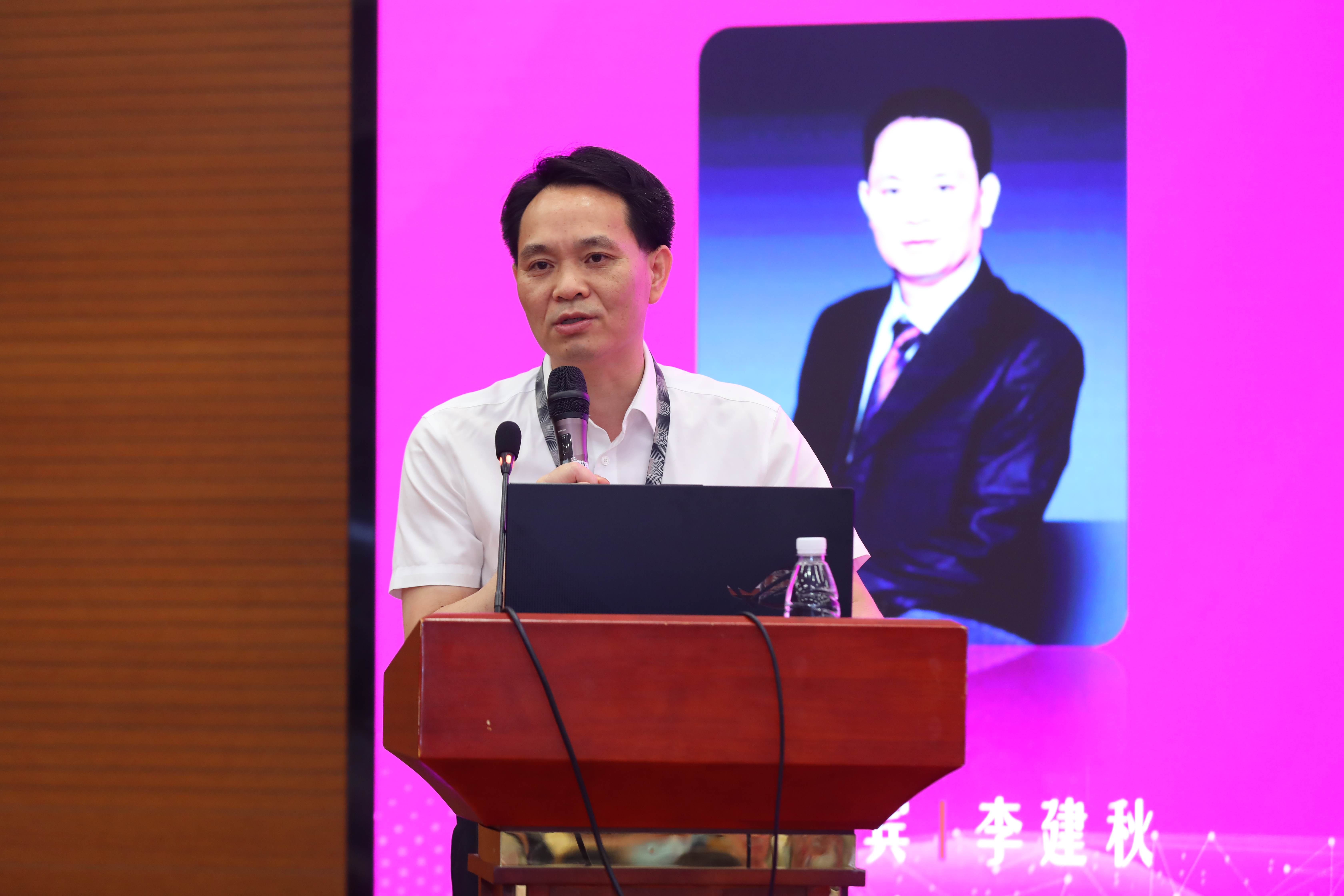1688088609808097070.jpg 20230527-2023年“智能电动车辆”全国高校研究生学术论坛举行清华大学第710期博士生学术论坛同期举办-清大嘉艺-李建秋发言.jpg